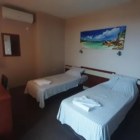 Hotel Family Favourite 2*