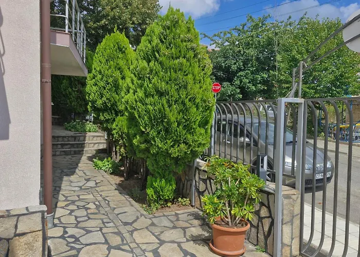 Family Favourite Hotel 2*