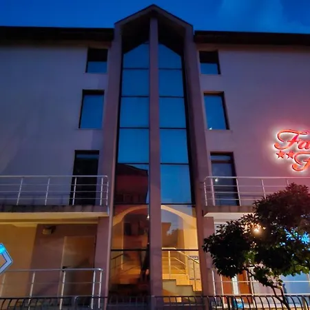 Family Favourite Hotell 2*