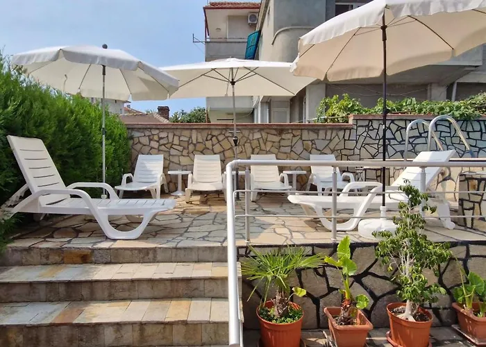 Hotel Family Favourite 2*